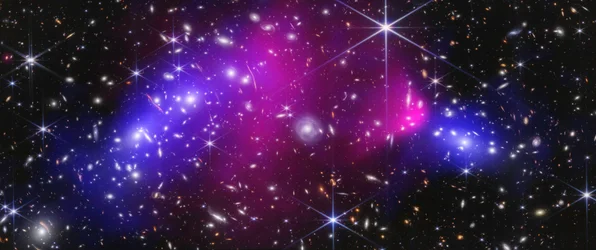 Bullet-cluster (afbeelding van Webb en Chandra)