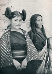 Een Arizona Hopi meisje en haar moeder, 1912