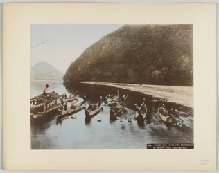 Aalscholvervissen op de Nagara-rivier, Gifu Prefectuur, Japan