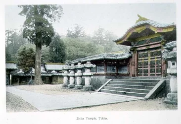 Shiba Tempel, Tokyo, ca. 1880 (handgekleurde albumine afdruk op karton)