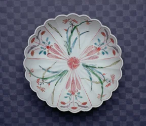 Arita Chrysantvormige Kom, eind 17e eeuw