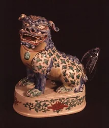 Kakiemon figuur van een boeddhistische leeuw