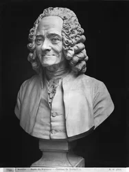 Buste van Voltaire