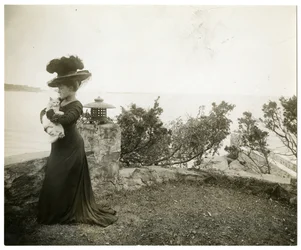 Ella Wheeler Wilcox op Sound Beach, Conn, ca. 1905-11