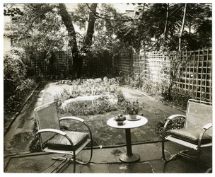 Tuin van mevrouw W H Wells 265 W 11th, Greenwich Village, New York, VS, ca. 1936-37