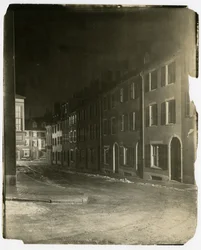 West Cedar Street waar het eindigt en wordt gekruist door Chestnut St, Boston, VS, ca. 1902-10