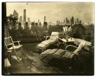 Terras van Mevr. Alice Woodward Rhinehardt, 400 E 52 St, ca. 1936-37