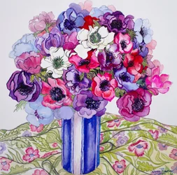 Anemonen in een gestreepte pot