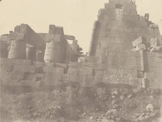 Karnak, Hypostyle Zaal, Noordmuur, Buitenaanzicht, Nr. 1 bis