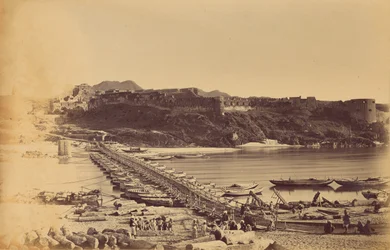 De Brug van boten en Fort, van Khairabad