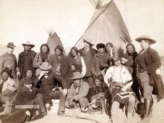 Indiaanse stamhoofden en Amerikaanse functionarissen in Pine Ridge, 1891
