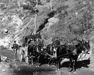 De Amerikaanse betaalmeester en bewakers op de Deadwood-weg naar Ft. Meade, 1888