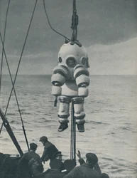 De Eeuwige Strijd Tegen de Zee: Gepantserde Behuizing voor de Diepzeeduiker, ca. 1935