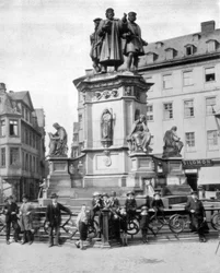 Het Gutenberg Monument, Frankfurt, Duitsland, eind 19e eeuw