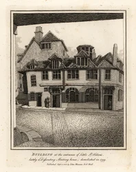 Gebouw bij de ingang van Little St Helen
