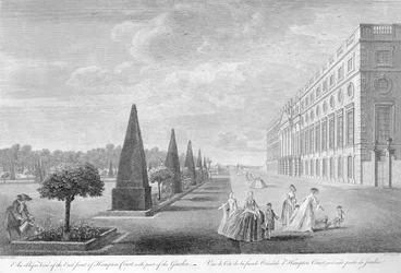 Een schuine blik op de oostelijke gevel van Hampton Court met een deel van de tuin, ca. 1744