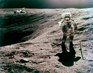 Astronaut Charles Duke op de Descartes landingsplaats, Apollo 16 missie