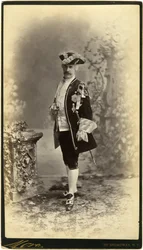 Peter Marie, Kostuumbal