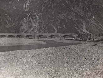 militaire brug over de Ta