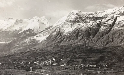 Mount Rombon (zwart-wit foto)