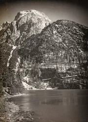 Lake Predil (of Raibl) (zwart-wit foto)