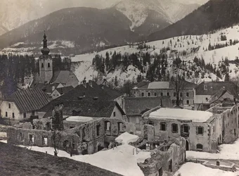puin in Tarvisio (zwart-wit foto)
