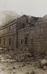 Album "Meine weltkriegs - Erinnerungen South-West Front (Karinthië, Italië, Zuid-Tirol) 31/03/1915-12/11/1918 - Josef Zohles Wien": puin van een fabriek