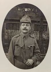 Album "Meine weltkriegs - Erinnerungen Zuidwestfront (Karinthië, Italië, Zuid-Tirol) 31/03/1915-12/11/1918 - Josef Zohles Wien": portret van soldaat