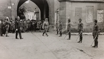 Album "Meine weltkriegs - Erinnerungen Zuidwestfront (Karinthië, Italië, Zuid-Tirol) 31/03/1915-12/11/1918 - Josef Zohles Wien": soldaten in Villach