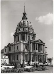 Gevel van de kerk van St. Louis, Dome des Invalides