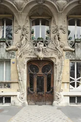Toegangsdeur van Avenue Rapp 29 in het 7e arrondissement van Parijs, art-nouveauarchitectuur