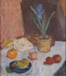 Compositie met hyacint, fruit en blauwe schaal