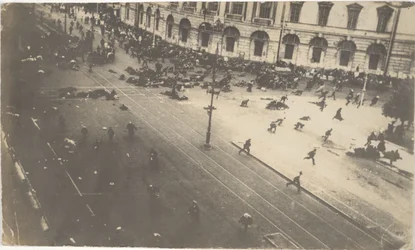 Regeringstroepen schieten op demonstranten, 4 juli 1917