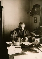 De auteur Alexander Ivanovich Kuprin (zwart-wit foto)