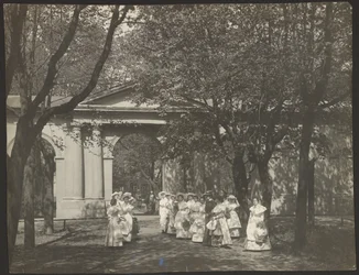 Een park in het Smolny Instituut