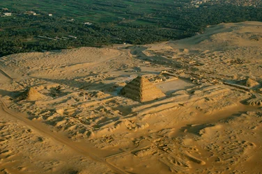 Egypte; Archeologie; Oude Koninkrijk; Saqqara; Piramide Djoser, Trappiramide, 3e Dynastie