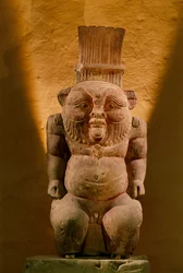Kalkstenen standbeeld van de god Bes, Late Periode