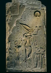 Reliëf van Achnaton onder Aten, balustrade, Amenhotep IV