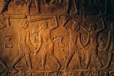 Tombe van Kheruf, rentmeester van Tiye, stokgevecht met papyrus stelen; 18e dynastie