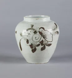 Pot met bloemmotief, Yi dynastie