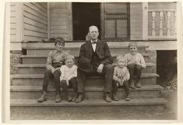 [Mr. Smith, opzichter bij Wylie Mill, met vier kinderen, Chester, South Carolina].