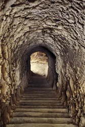 Catacomben van Kom-esh-Shuqafa, interieur van het hypogeum, Alexandrië, Egypte