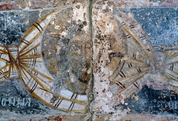 Gezicht van Christus, beschadigde fresco in de kerk van Metamorphosis Sotiros, Voutas, Kreta, Griekenland