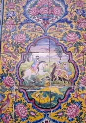 Leeuwenjacht, polychrome tegeldecoratie aan de voorkant van het Qavam-huis, ook bekend als Narenjestan e Ghavam