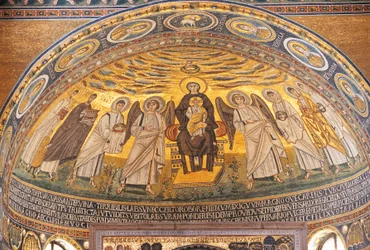 Madonna en Kind tussen engelen en heiligen, mozaïek in de apsis van de Euphrasius-basiliek, Porec, Istrië, Kroatië, 6e eeuw
