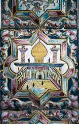 Uitzicht op moskee, polychrome tegeldecoraties in Tekyeh Mo