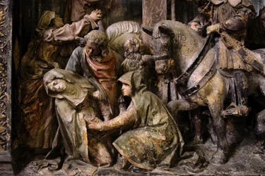 Altaarstuk, centraal paneel, detail, de flauwte van de Maagd