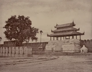 Amerapoora: Ooh-nein Poort van de Stad