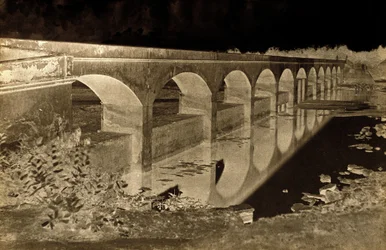 Brug bij het Huis van de Verzamelaar, Shungavellor, India