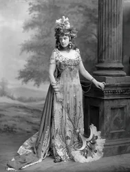 Mevrouw Algernon Bourke 1870-1967, geboren Guendoline Irene Emily Sloane-Stanley..., 1897